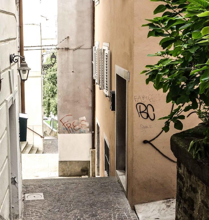 Casa Vacanze All'Angolo Trieste Ngoại thất bức ảnh