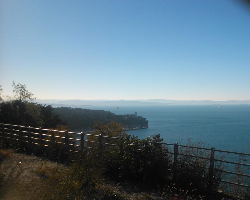 Casa Vacanze All'Angolo Trieste Ngoại thất bức ảnh