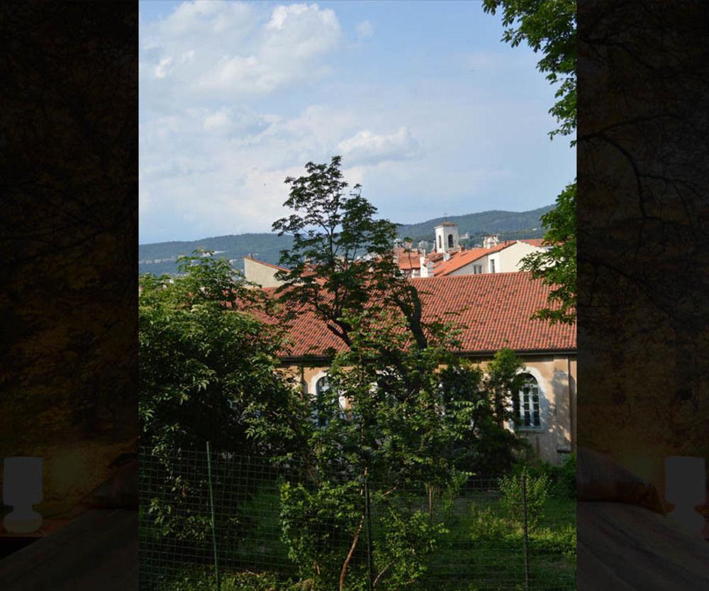 Casa Vacanze All'Angolo Trieste Ngoại thất bức ảnh