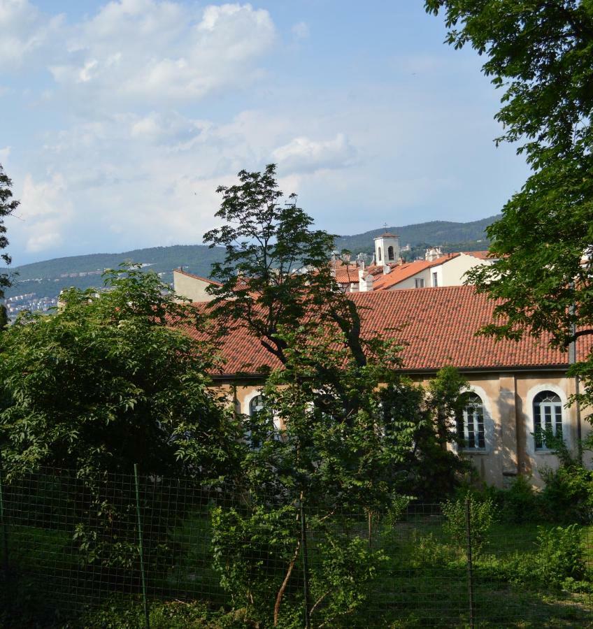 Casa Vacanze All'Angolo Trieste Ngoại thất bức ảnh